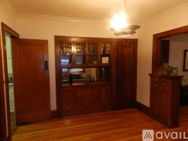 Main picture of 1596 Ashland Ave
