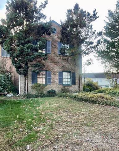 Main picture of 727 Olde Greenwich Cir
