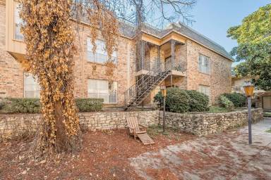 Main picture of 4343 Bellaire Dr S