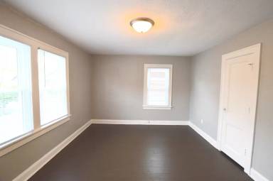 Main picture of 3618 Salem St