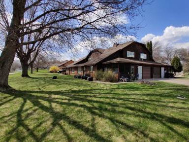 Main picture of 8388 144th St W
