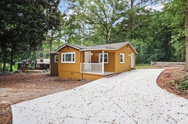 Main picture of 3040 Highway 138 SW