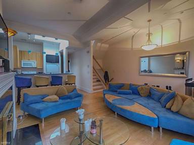 Main picture of 175 Saint Botolph St