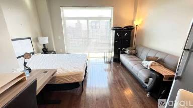 Main picture of 3250 Vernon Blvd