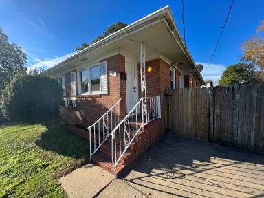 Main picture of 2411 Cromwell Rd