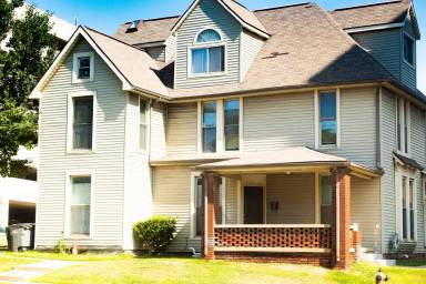 Main picture of 155 Pierce St