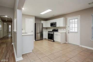 Main picture of 7418 Secretariat Ridge Dr