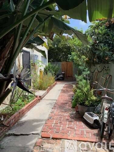 Main picture of 1466 Chalcedony St