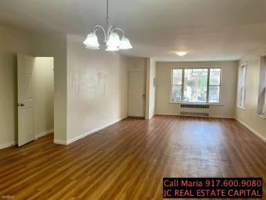 Main picture of 873 Lenox Rd
