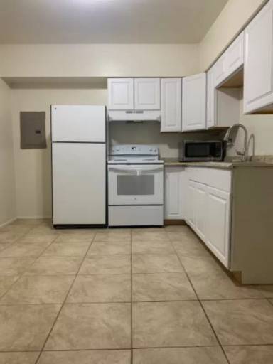 Main picture of 37 University Dr