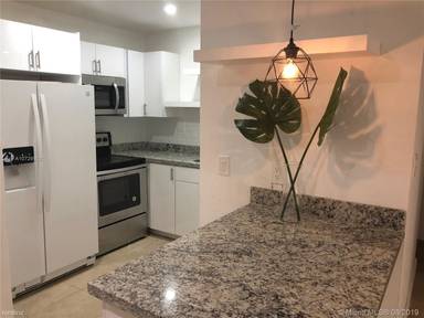 Main picture of 7905 SW 86th St