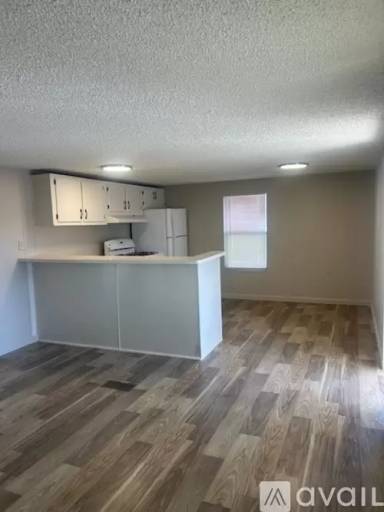 Main picture of 9427 E University Dr