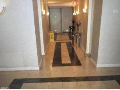 Main picture of 237 Great Neck Rd