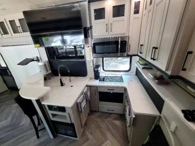 Main picture of 1 S Forest Rd