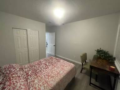 Main picture of 1131 E 21st St