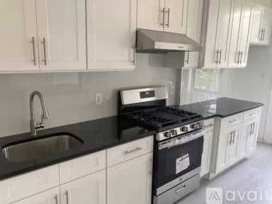 Main picture of 59 43 Madison St