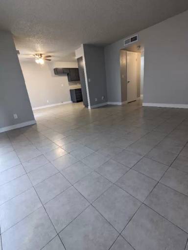 Main picture of 815 N Peach Ave