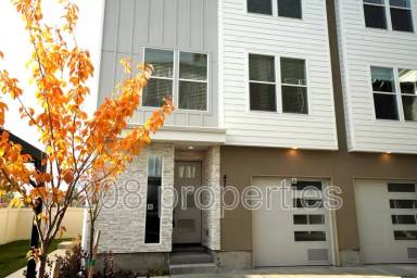 Main picture of 470 E Violets Cove Ln