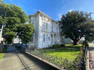 Main picture of 1710 6th Ave