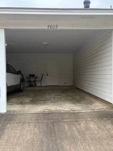 Main picture of 4809 N Park Rd