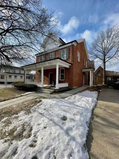 Main picture of 634 Beaver St