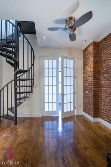 Main picture of 5 W 103rd St