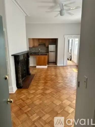 Main picture of 909 Clinton St