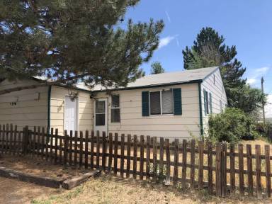Main picture of 3390 S Clay St