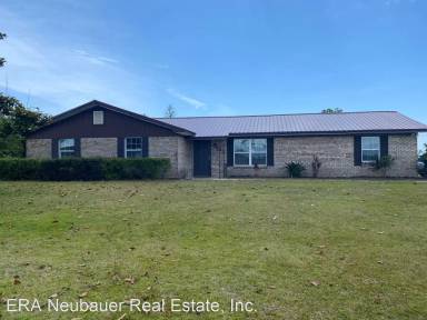 Main picture of 141 Lauren Ln