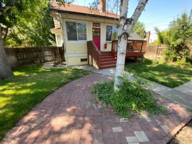 Main picture of 2506 W Woodlawn Ave