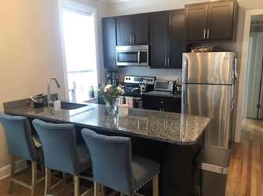 Main picture of 1844 N Lincoln Ave