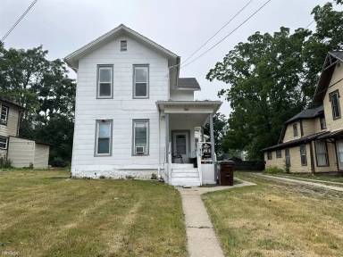 Main picture of 210 2nd St
