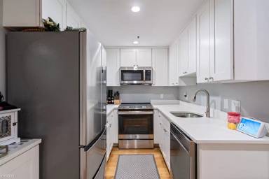 Main picture of Lincoln Wharf Condo