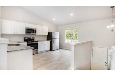 Main picture of 11128 Farmway Dr