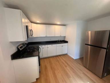 Main picture of 304-06 Hughes St
