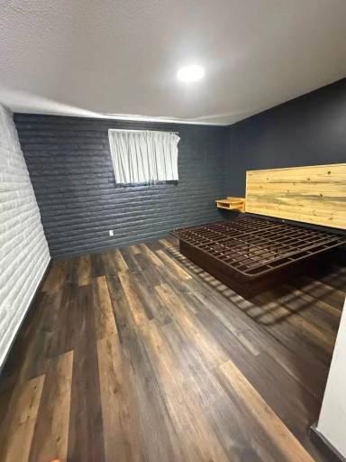 Main picture of 701 Railroad Ave