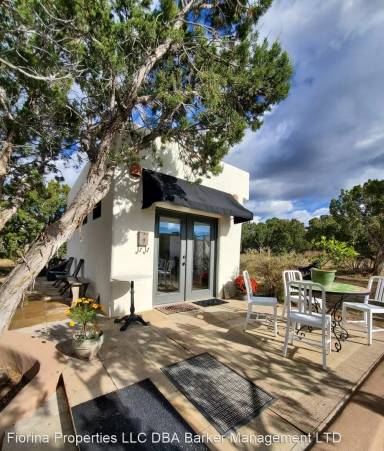 Main picture of 19 Apache Ridge Rd