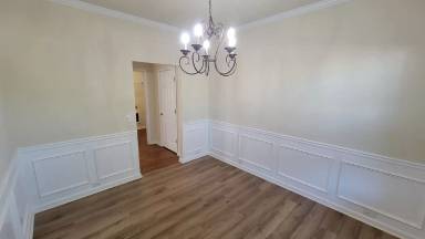 Main picture of 204 Chartwell Dr