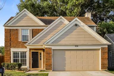 Main picture of 930 Danforth Pl
