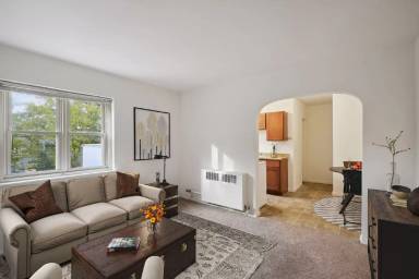 Main picture of 483 Lynnhurst Ave W