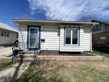 Main picture of 631 E 5th St