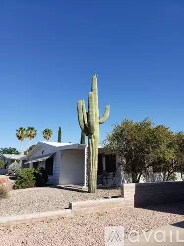 Main picture of 130 W Olive Dr