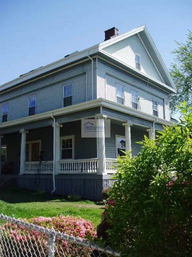 Main picture of 202 Washington St