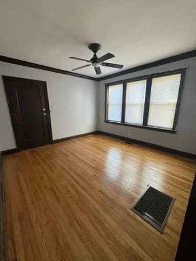 Main picture of 1745 W 89th St
