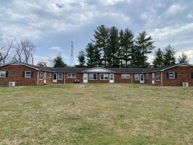 Main picture of 8 Lynn Terrace Ct
