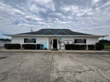 Main picture of 72 Colonial Dr