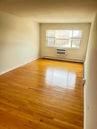 Main picture of 6163 N Kenmore Ave