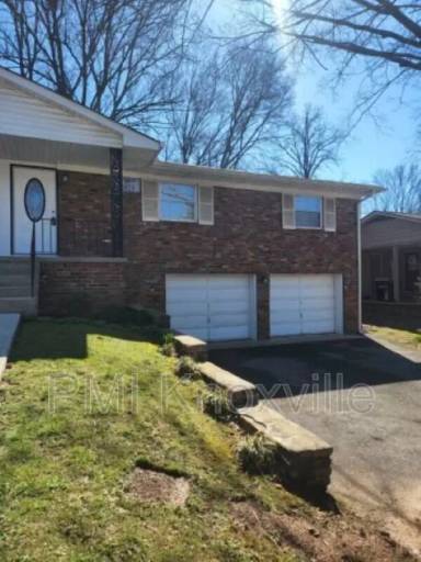 Main picture of 2630 Emoriland Blvd