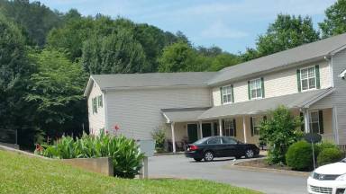 Main picture of 215 Meridian St