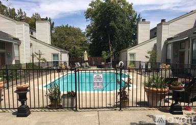 Main picture of 1604 Hood Rd